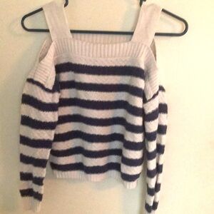 Size X-Small crop sweater